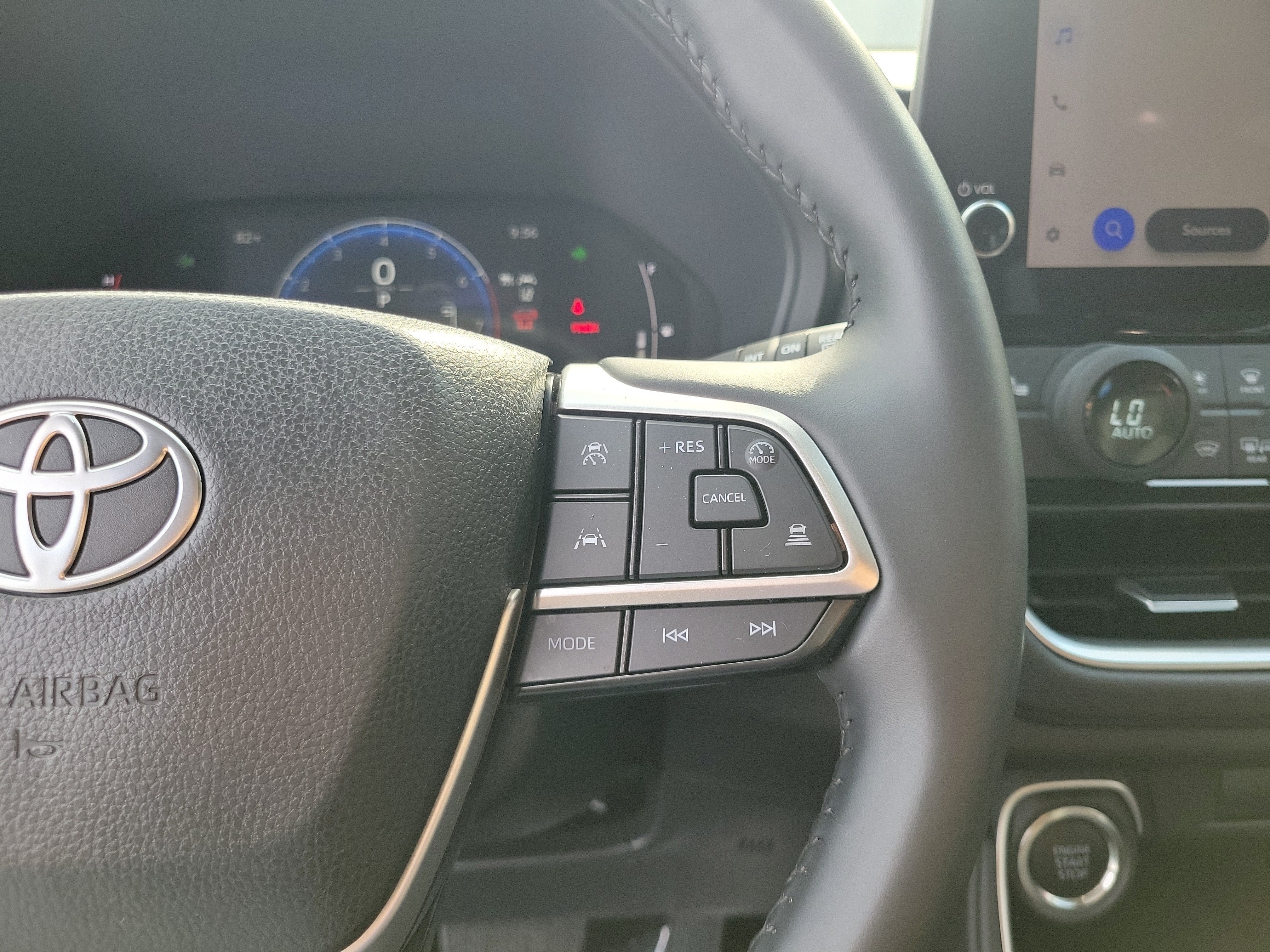 Used 2025 Toyota Grand Highlander AWD image 23