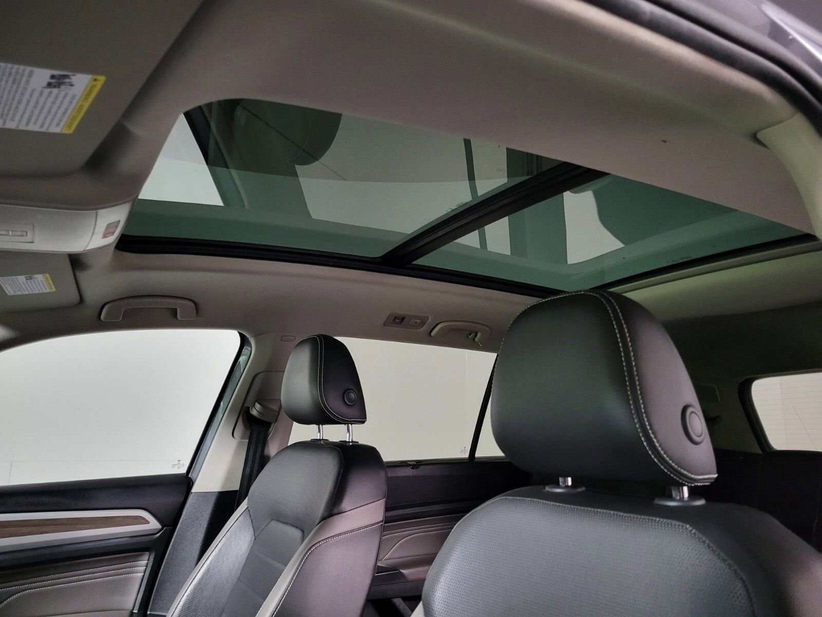 Used 2021 Volkswagen Atlas SEL Premium image 20