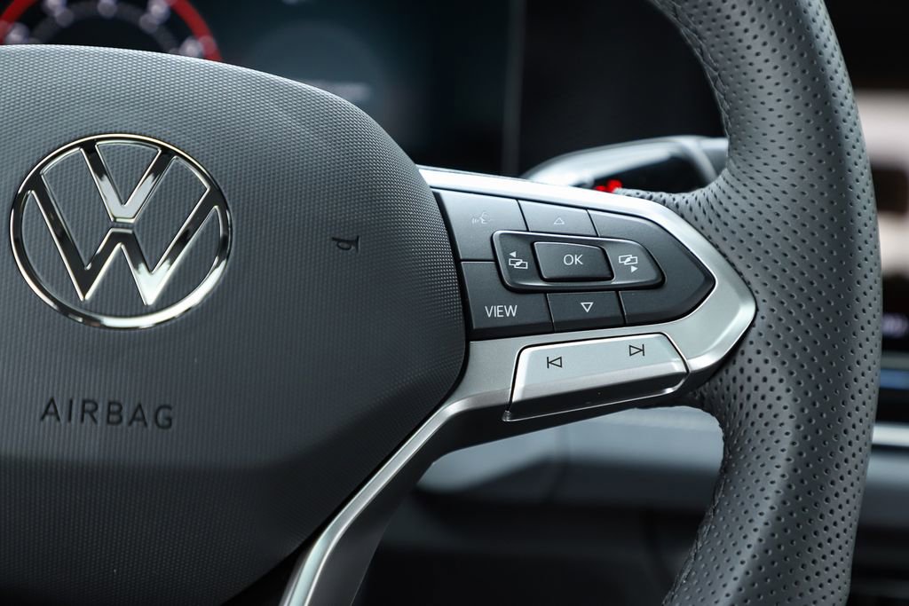 New 2026 Volkswagen Tiguan SE R-Line image 61