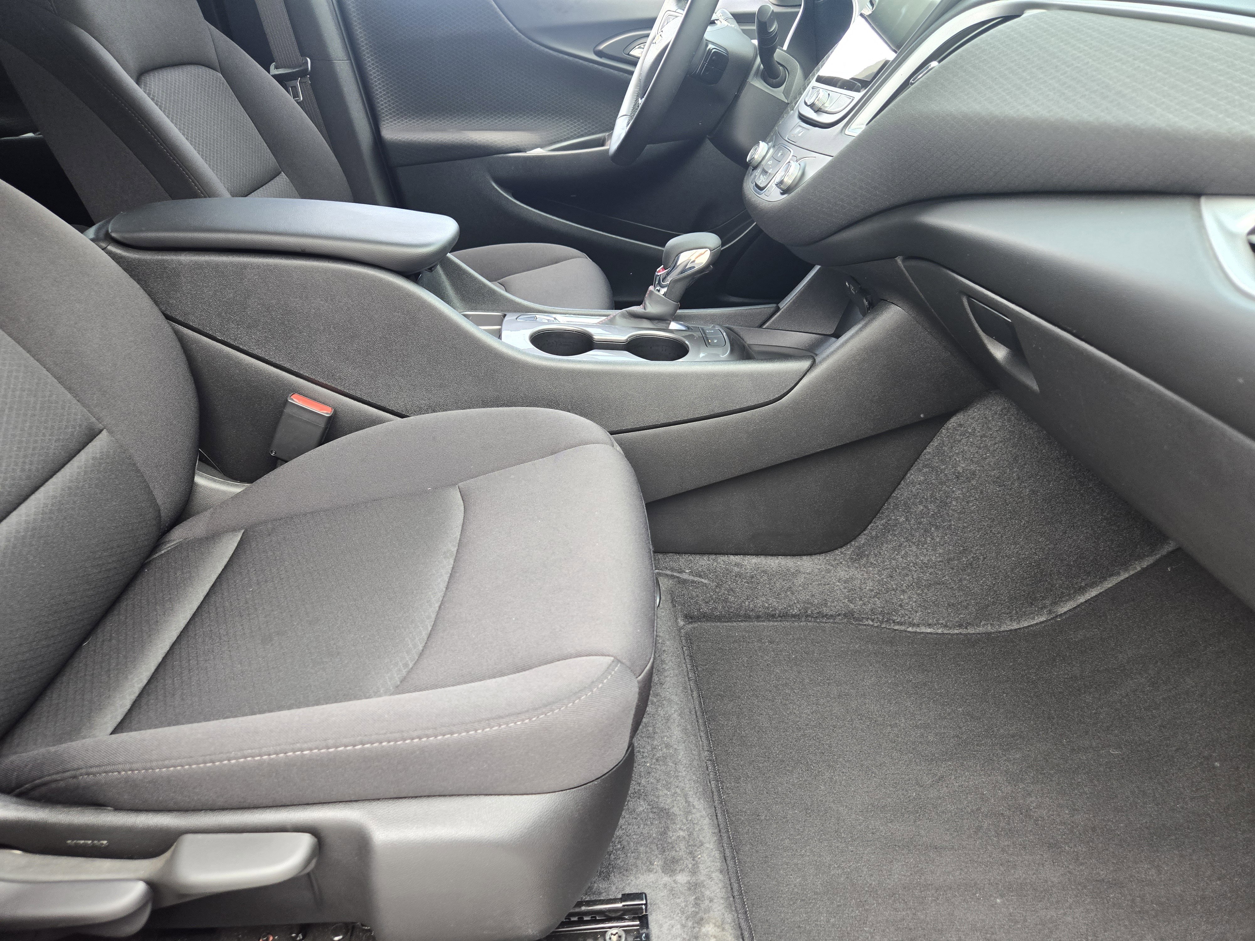 Used 2024 Chevrolet Malibu RS image 17