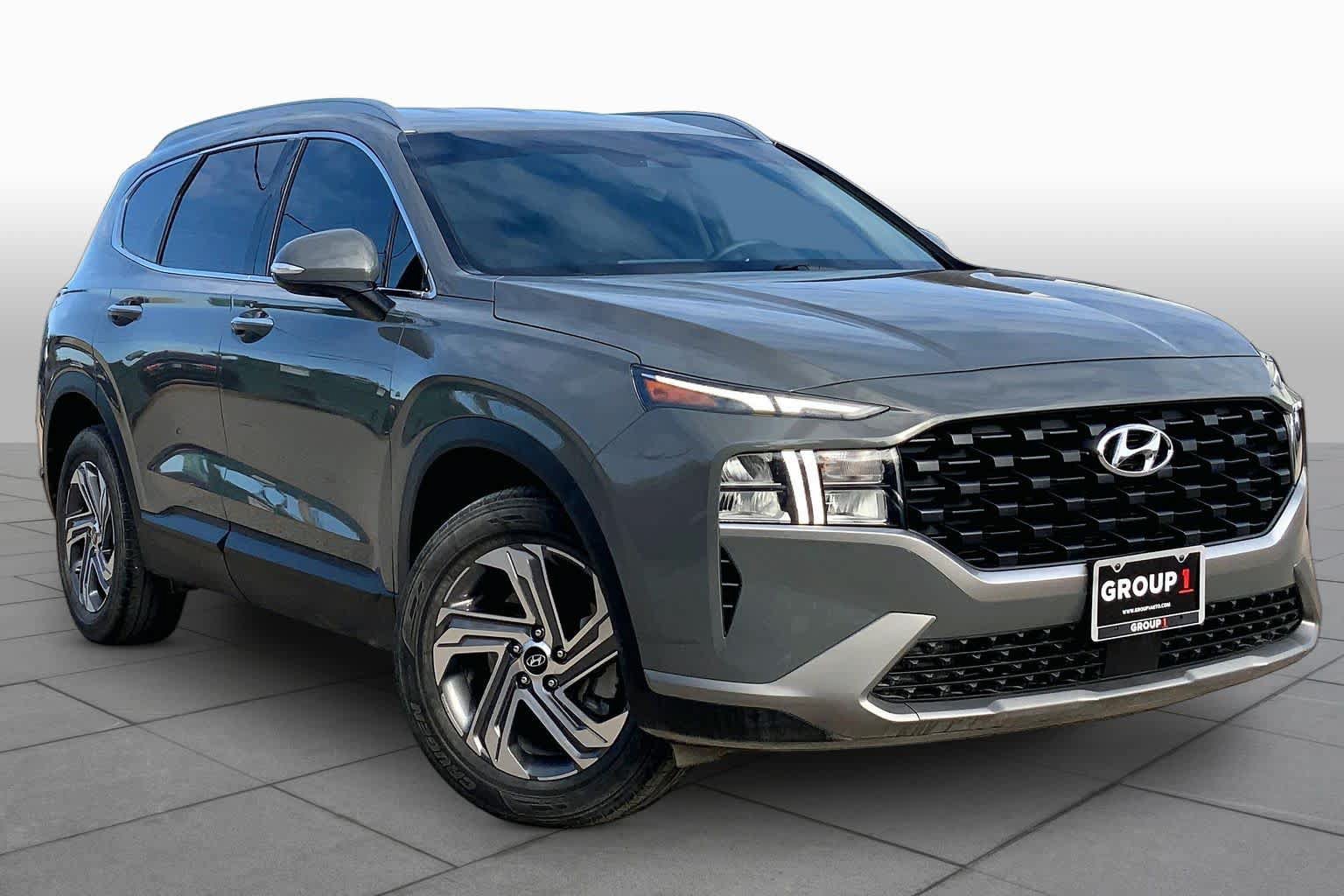 Used 2023 Hyundai Santa Fe SEL FWD image 2