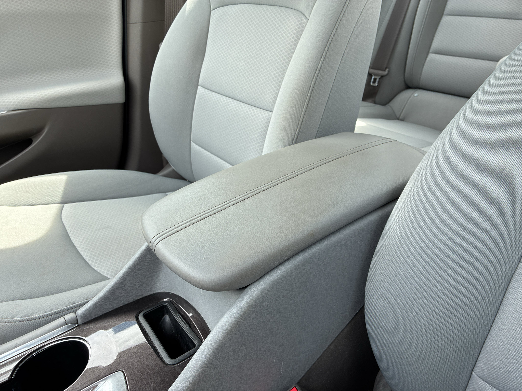 Used 2018 Chevrolet Malibu LT FWD image 34