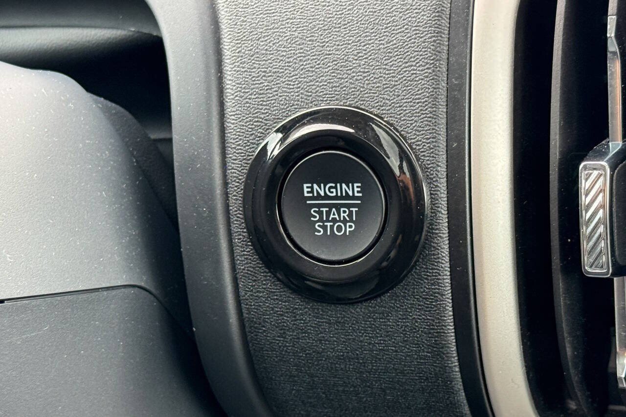 Used 2025 Ford Expedition Active AWD/4WD image 31