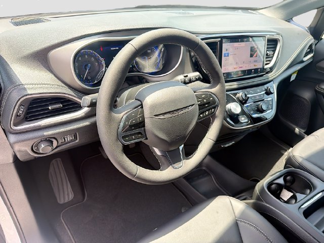 New 2027 Chrysler Pacifica Select FWD image 9