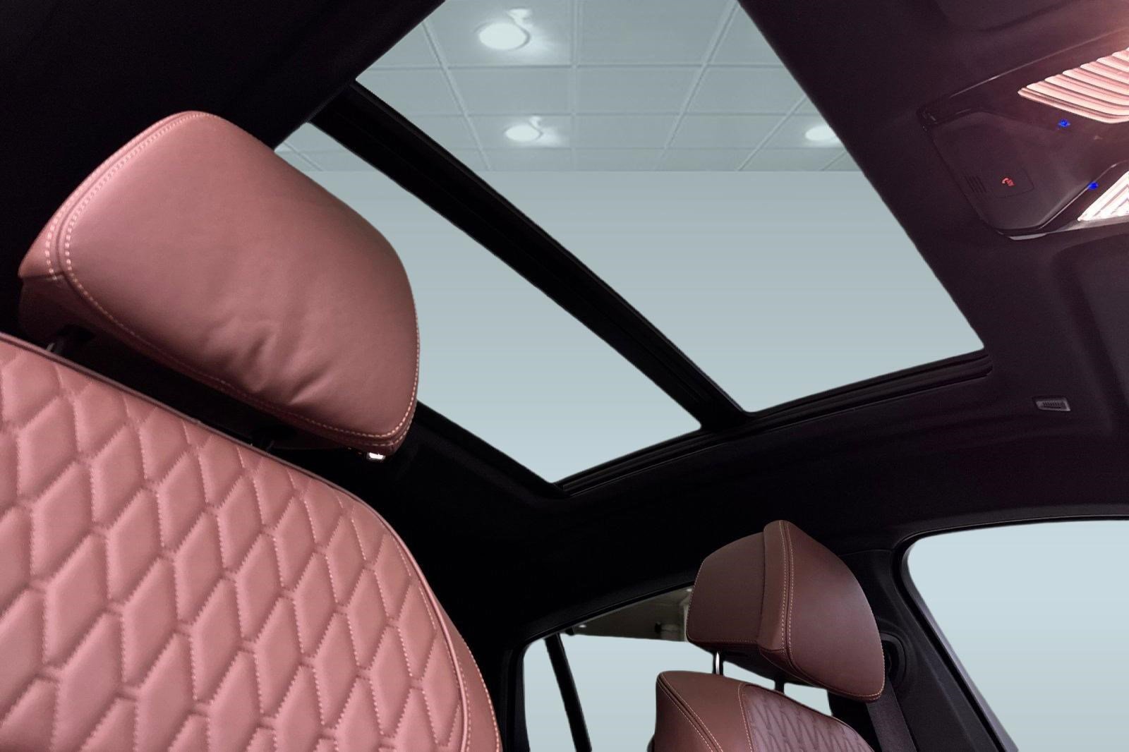 Used 2023 BMW X6 xDrive40i w/ M Sport Package AWD/4WD image 15