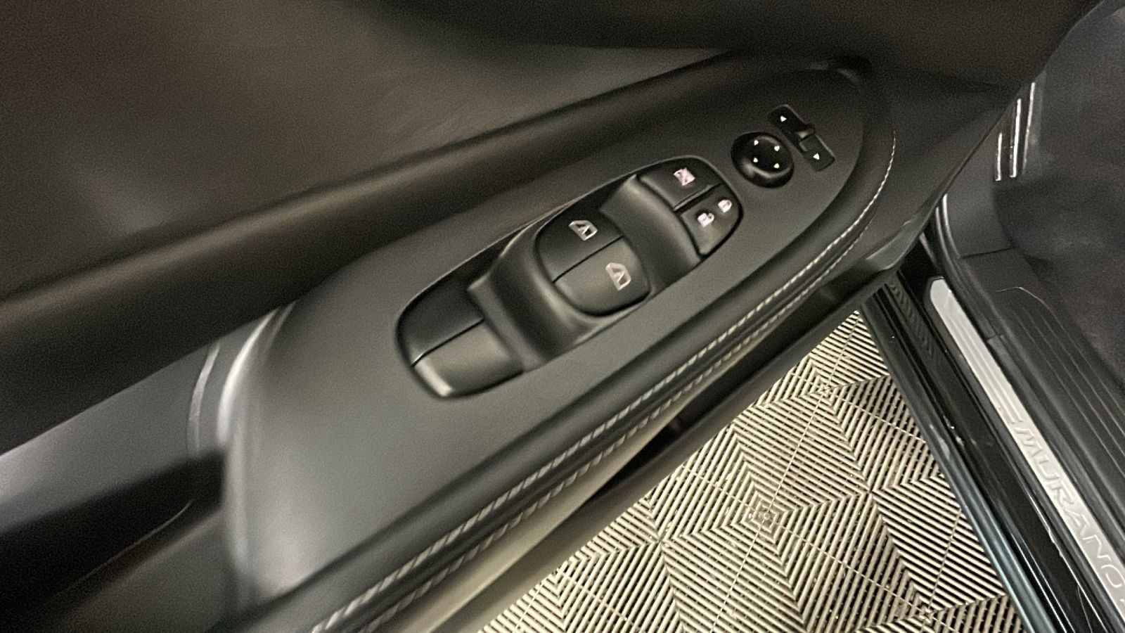 Used 2021 Nissan Murano SV AWD/4WD image 11