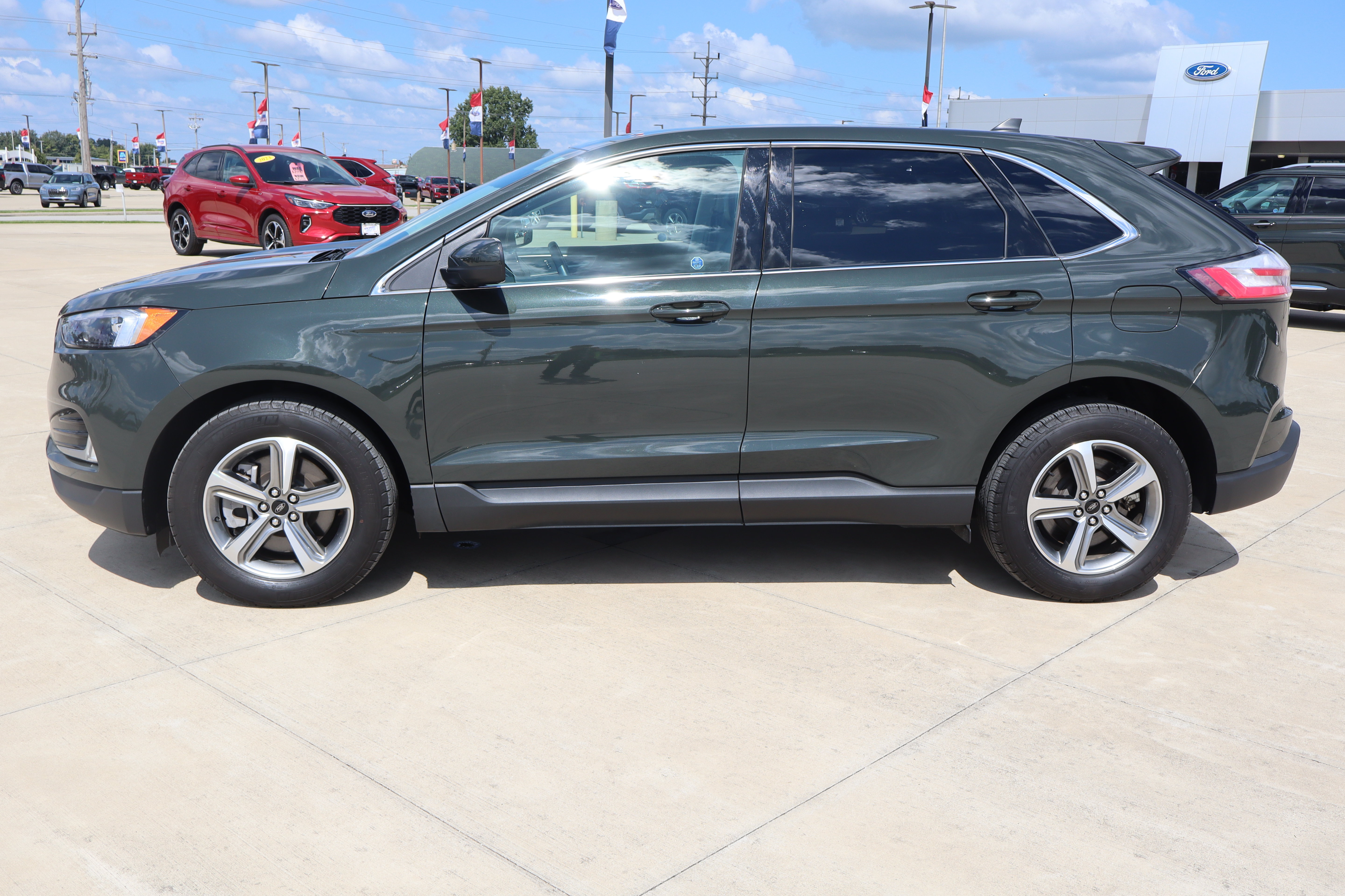 Used 2024 Ford Edge SEL w/ Convenience Package AWD/4WD image 8