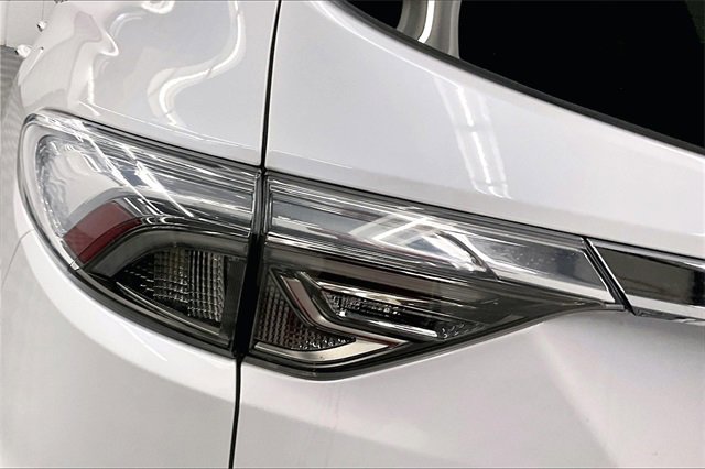 Used 2022 Buick Enclave Avenir image 33