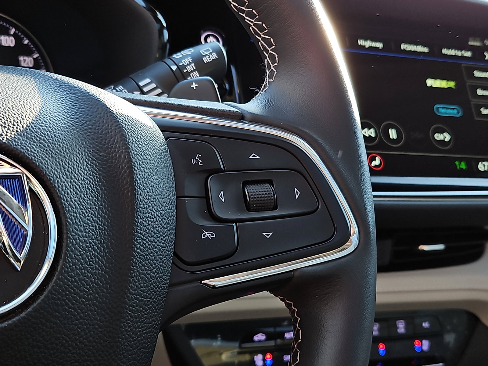 Certified 2022 Buick Envision Avenir w/ Technology Package II image 23