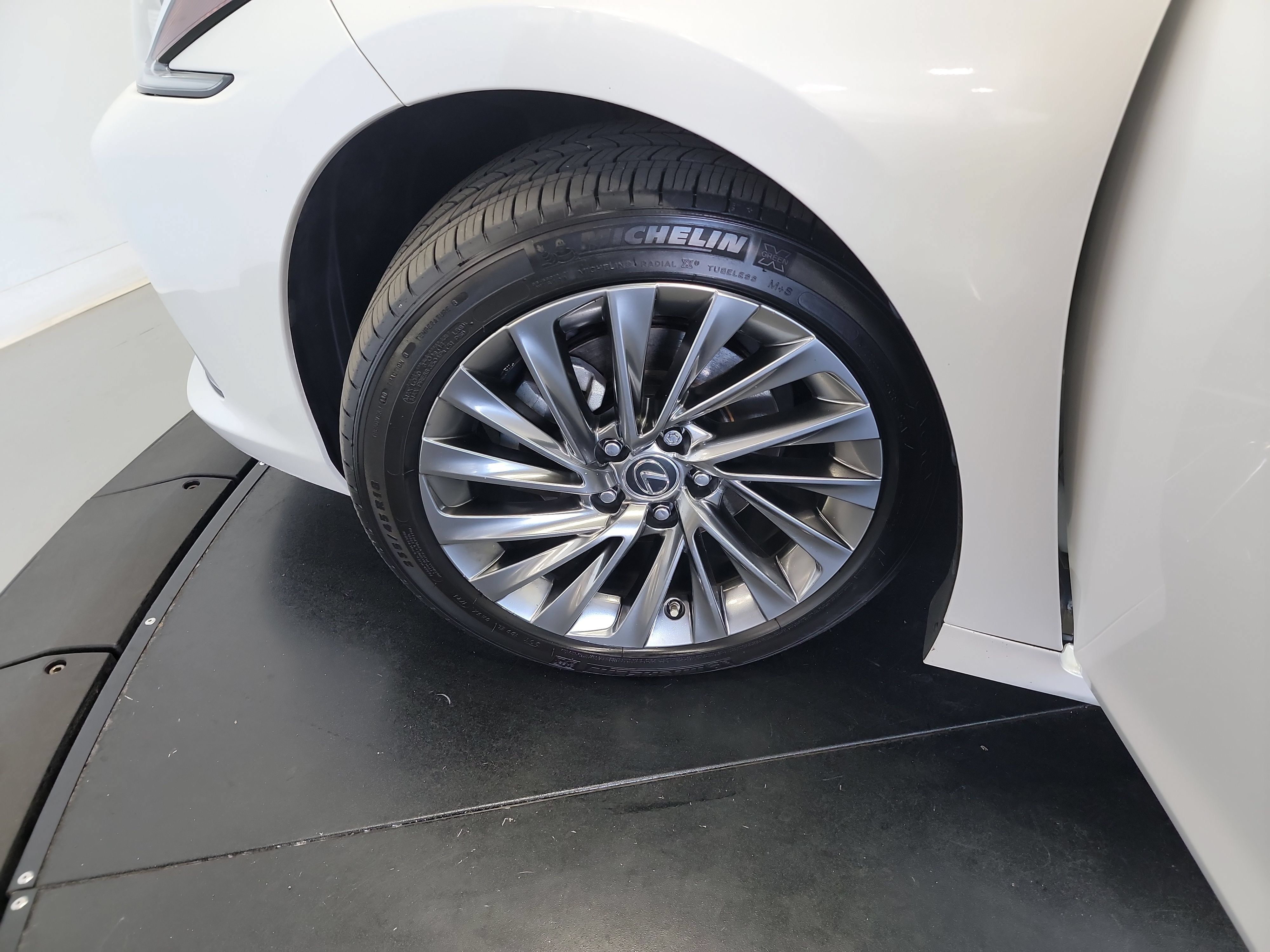 Used 2019 Lexus ES 350 w/ Accessory Package 2 FWD image 30