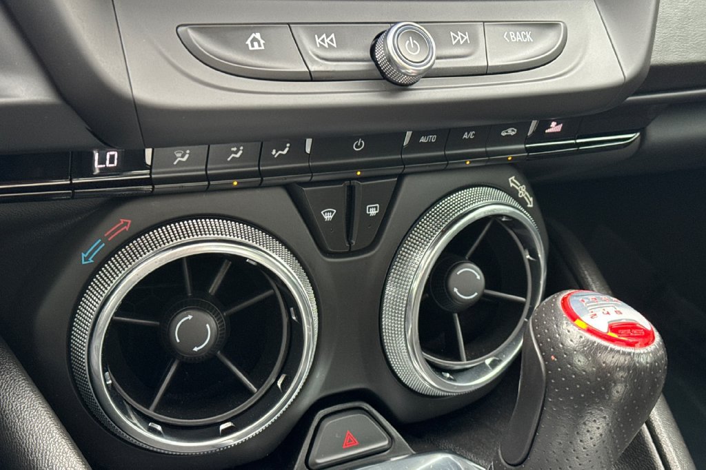 Used 2019 Chevrolet Camaro SS RWD image 21