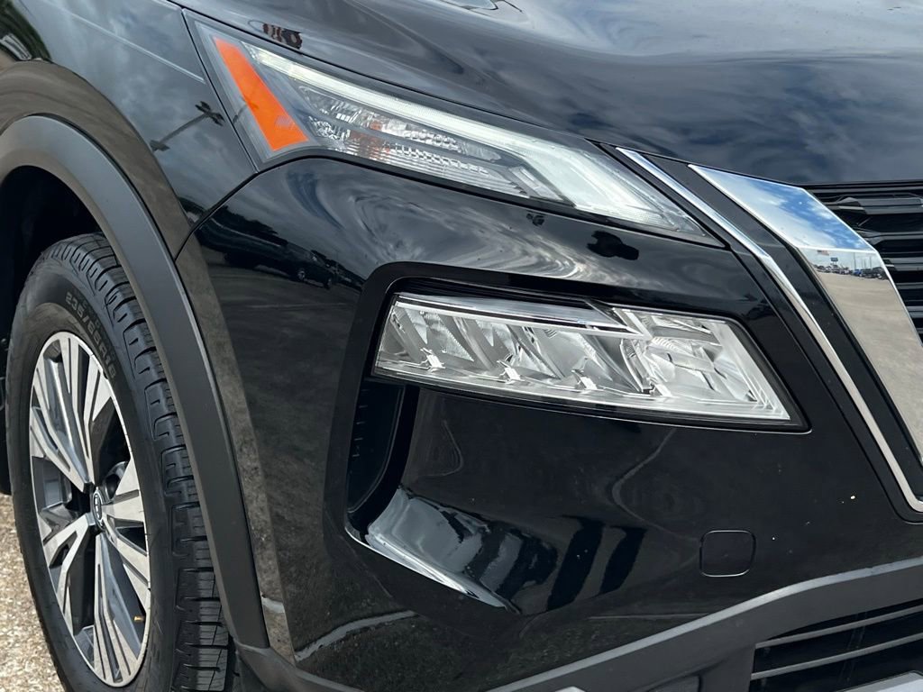 Used 2023 Nissan Rogue SV image 65