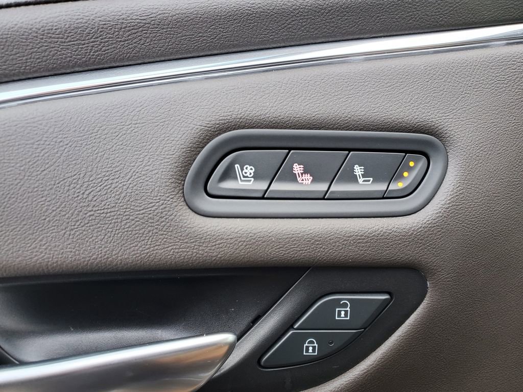 Used 2024 Cadillac Escalade Sport w/ LPO, ONYX Package image 16