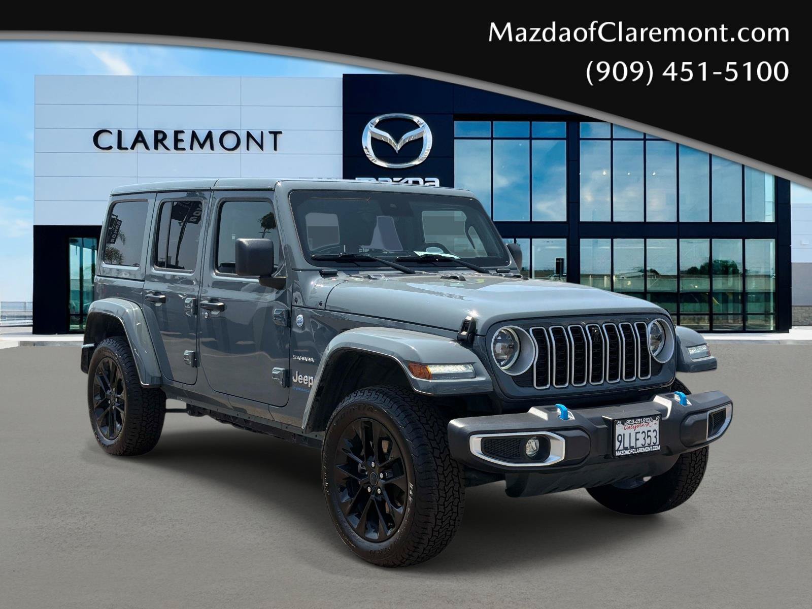 Used 2024 Jeep Wrangler Unlimited Sahara w/ Technology Group AWD/4WD image 1