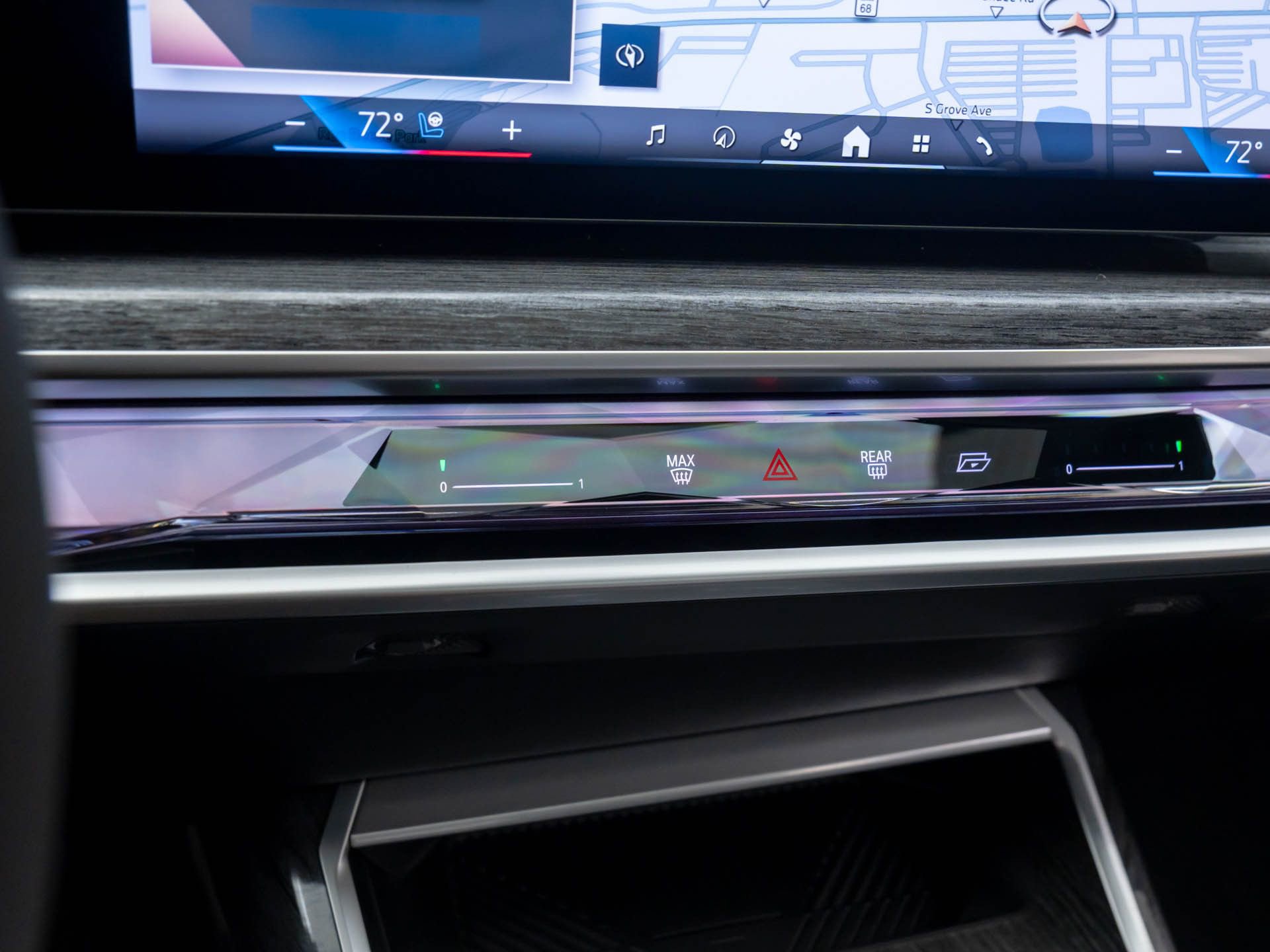 Used 2025 BMW 760i xDrive image 25