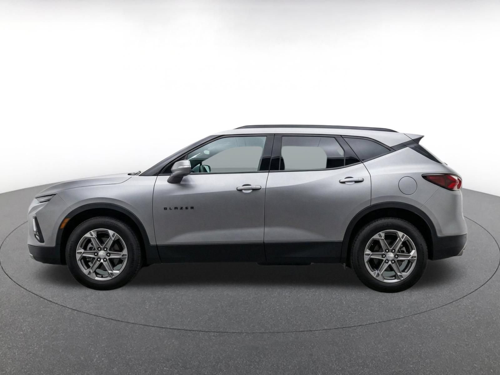 Used 2025 Chevrolet Blazer LT FWD image 4