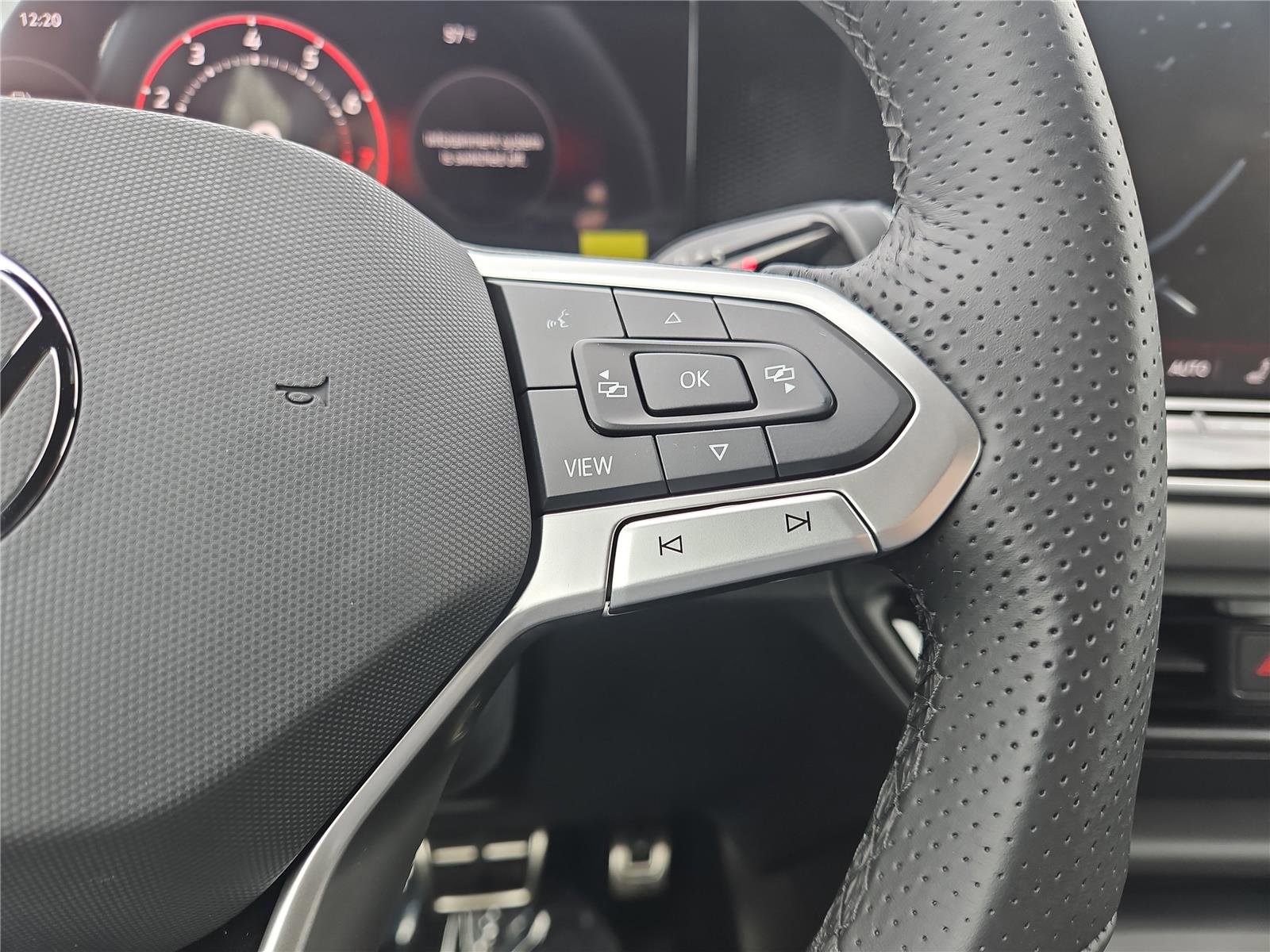 New 2026 Volkswagen Tiguan SE R-Line image 17