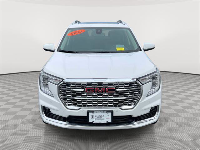 Used 2022 GMC Terrain Denali w/ Denali Premium Package AWD/4WD image 2