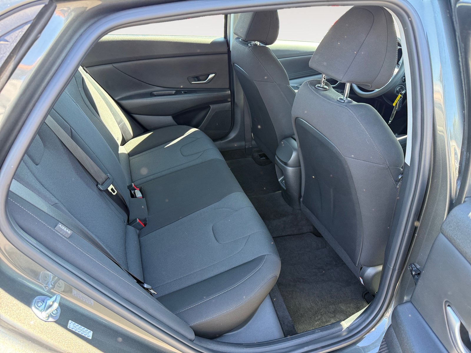 Certified 2024 Hyundai Elantra SE FWD image 18