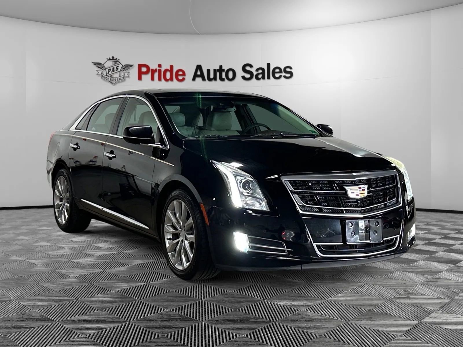 Used 2016 Cadillac XTS Luxury w/ Driver Awareness Package image 3