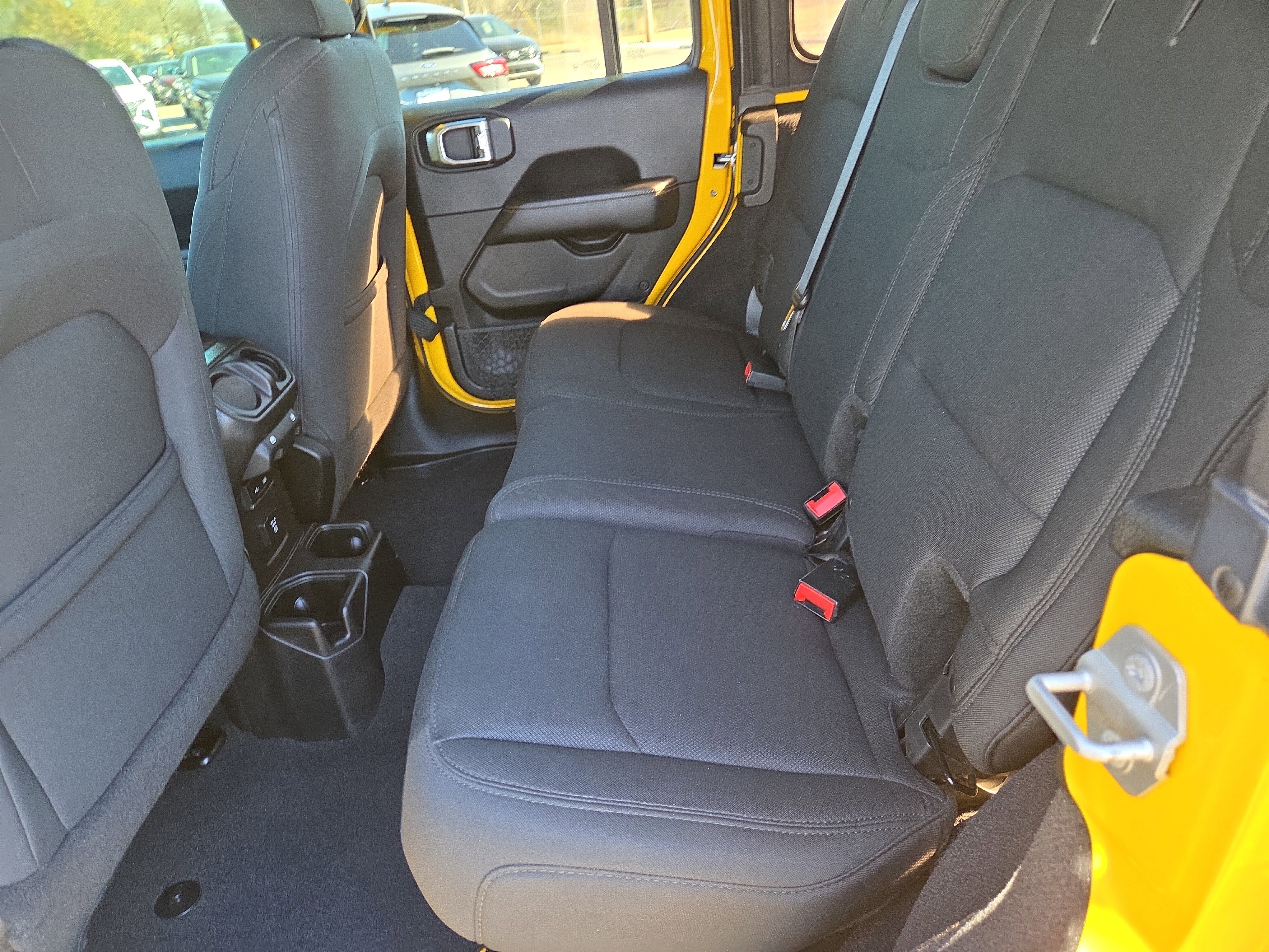 Used 2018 Jeep Wrangler Unlimited Sahara image 6