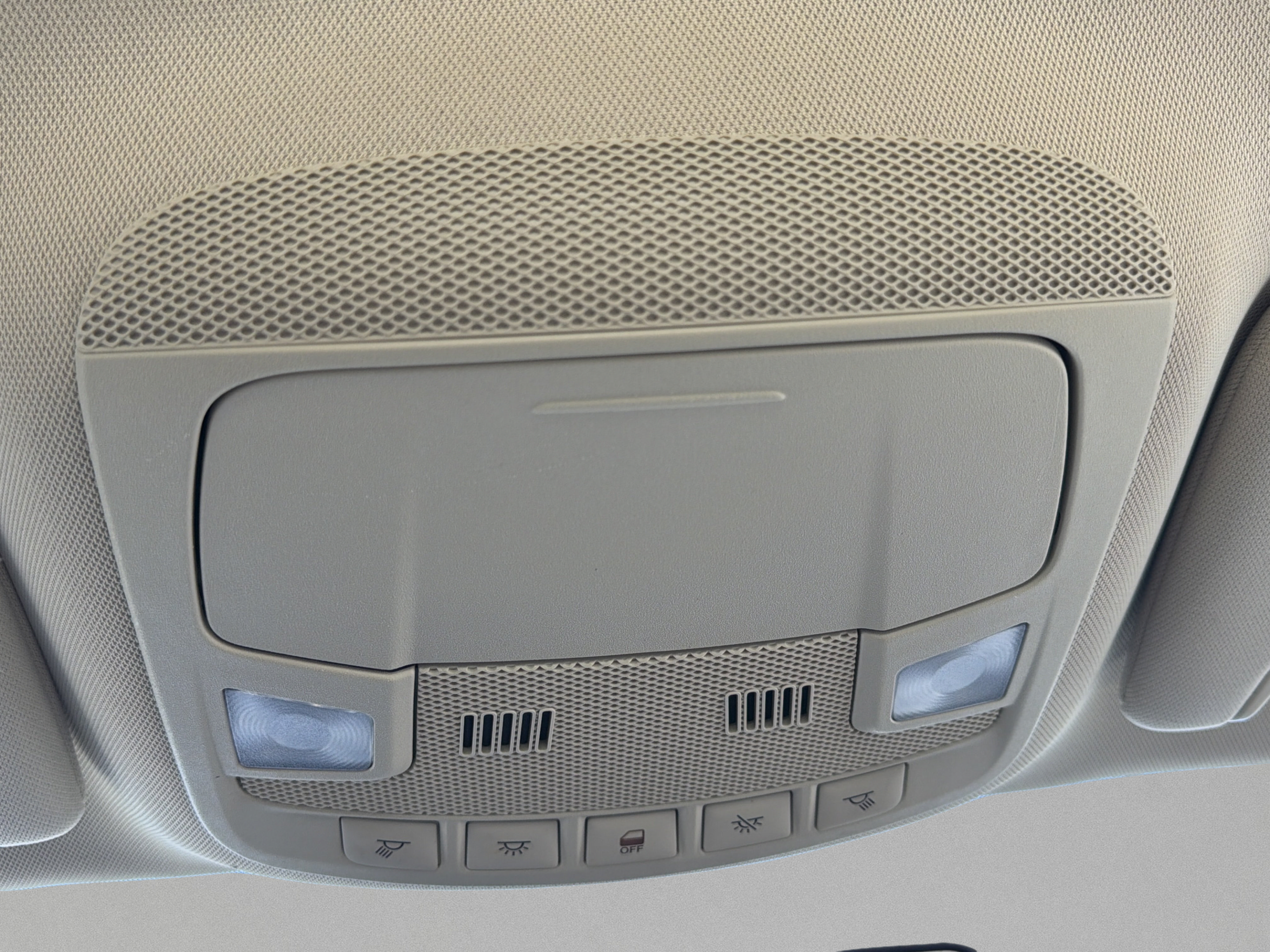 Used 2015 Ford Fusion SE FWD image 18