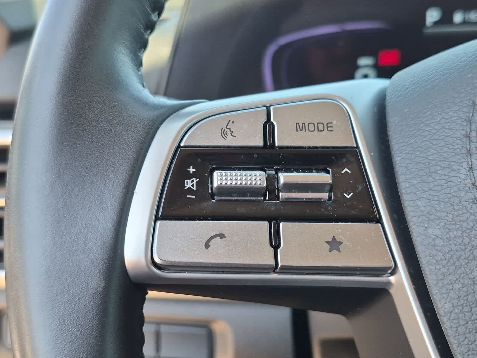 Used 2025 Kia Telluride LX FWD image 24