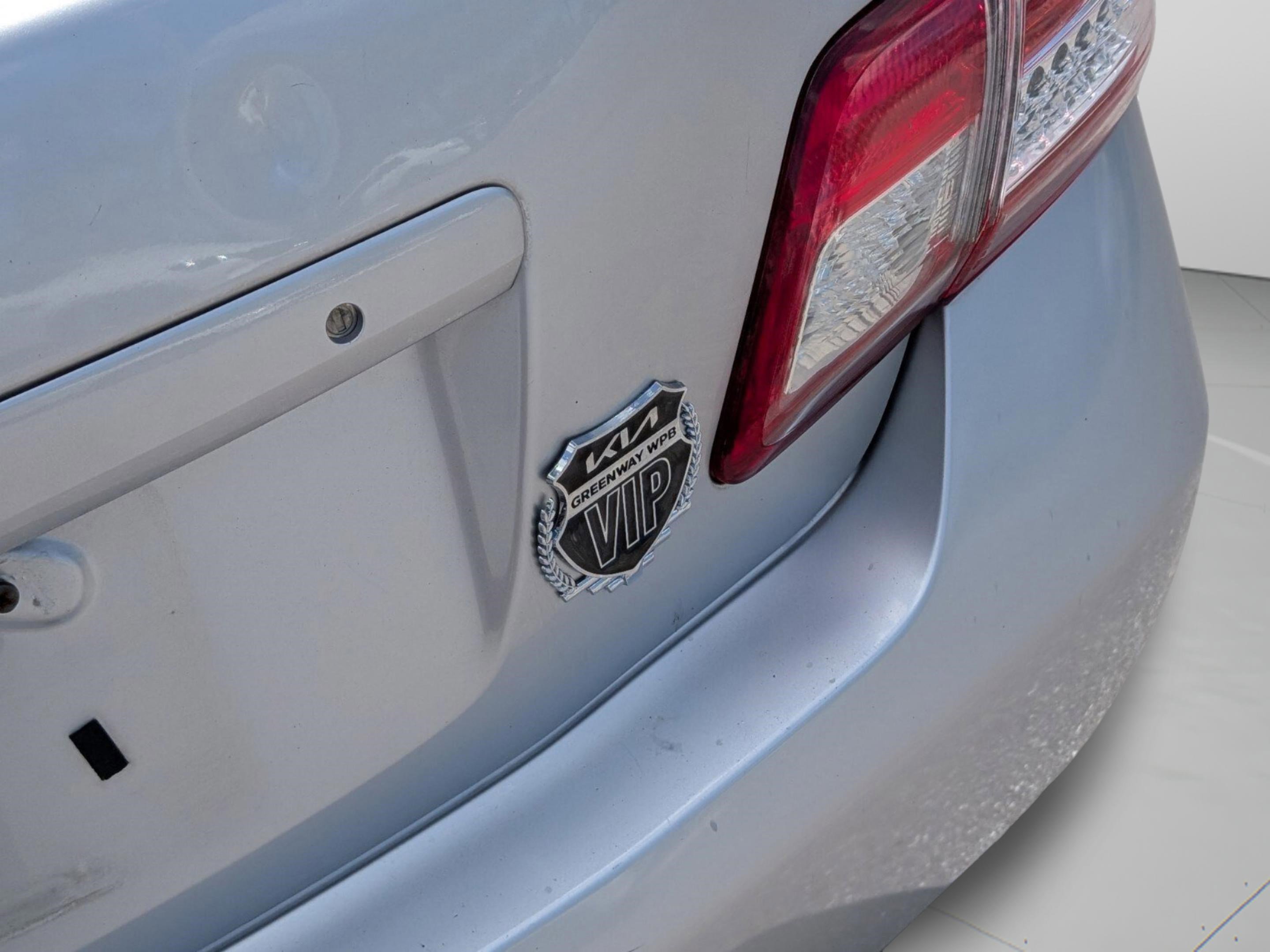 Used 2010 Toyota Camry LE FWD image 32