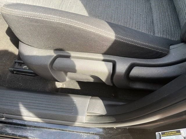 Used 2021 Nissan Rogue S AWD/4WD image 12