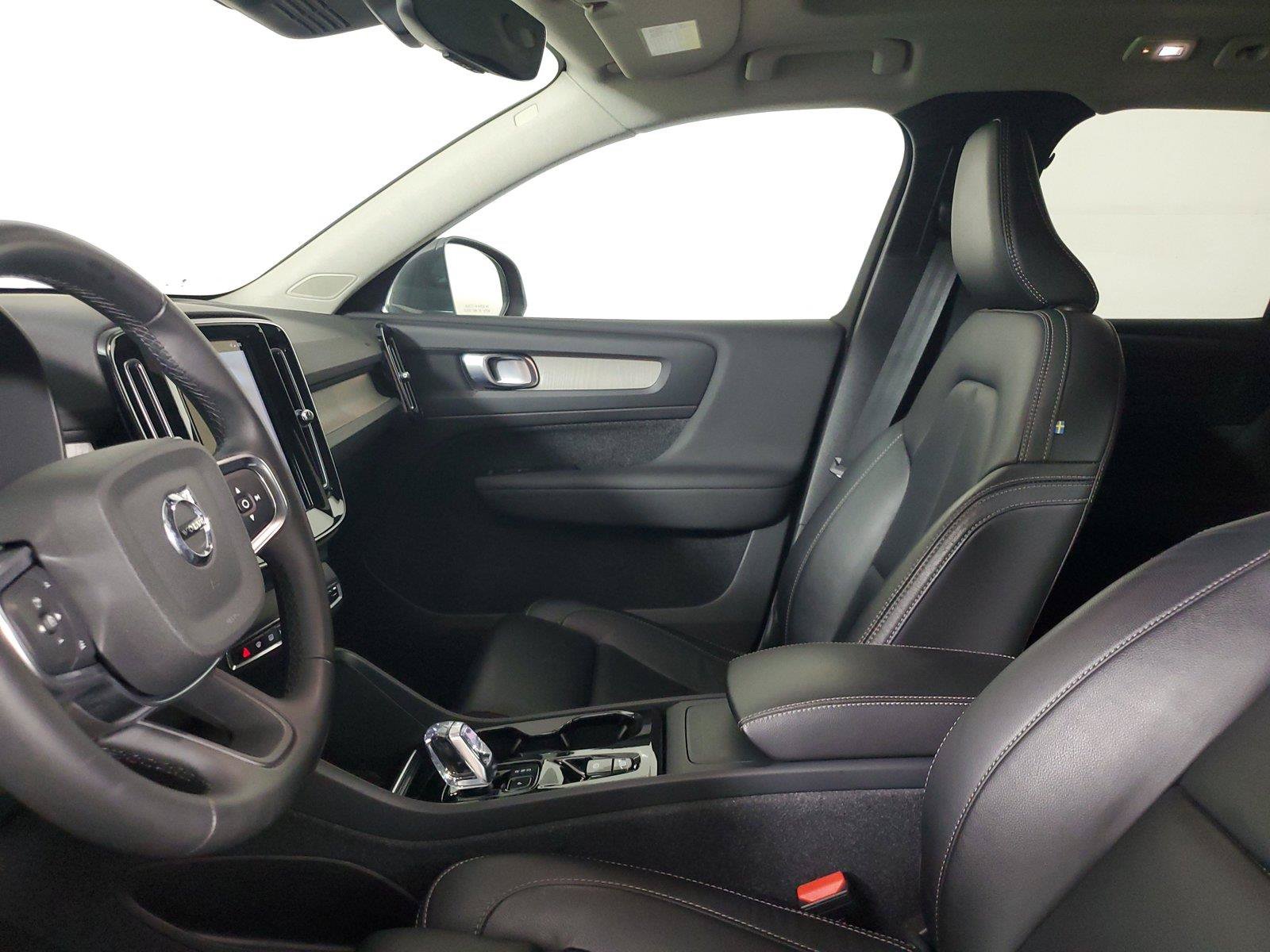 Certified 2023 Volvo XC40 B5 Plus w/ Protection Package Premier AWD/4WD image 22