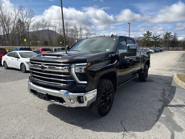 Used 2025 Chevrolet Silverado 2500 LTZ w/ LTZ Premium Package image 44