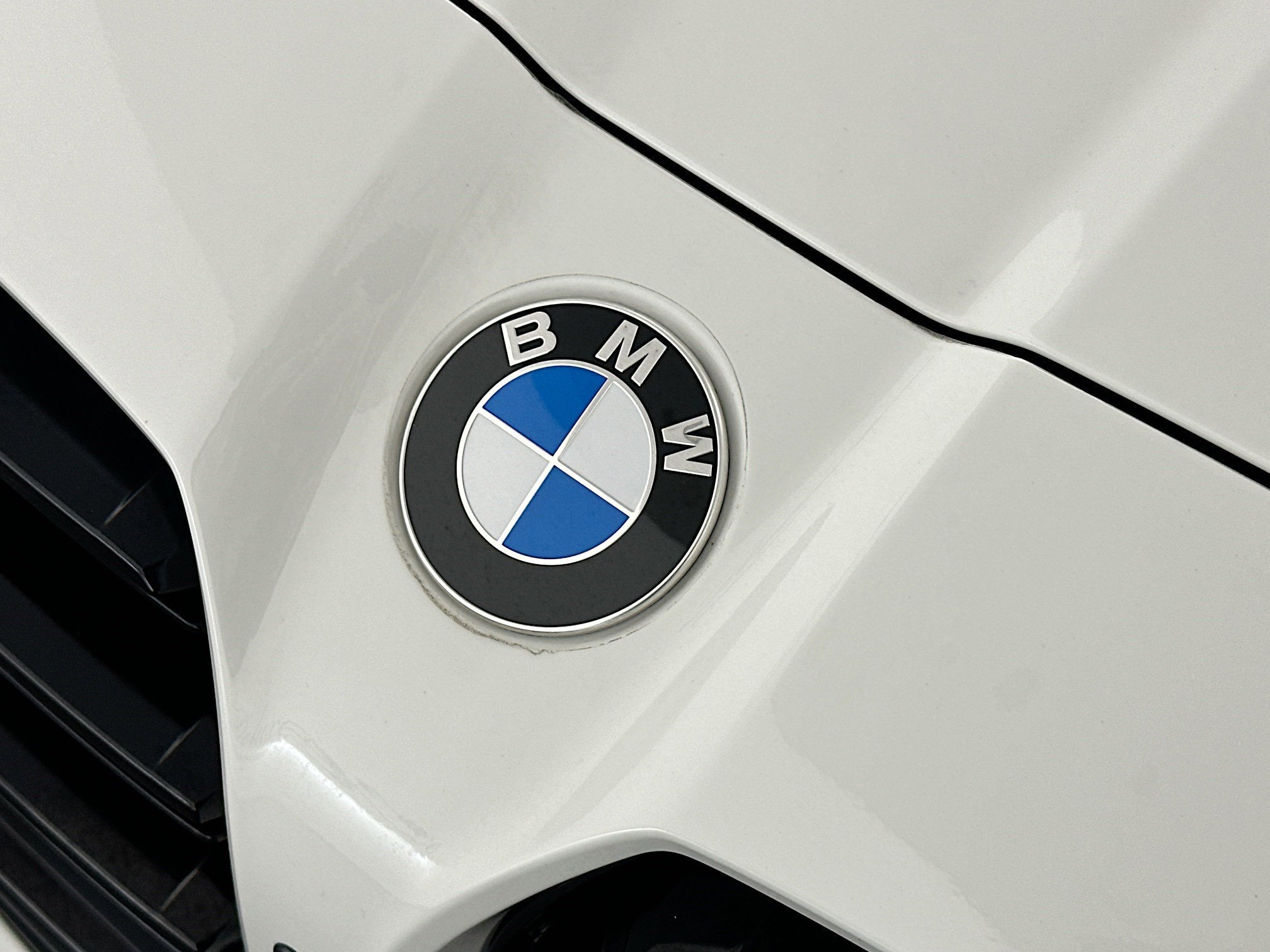 Used 2022 BMW M3 Competition w/ M Carbon Exterior Package image 33