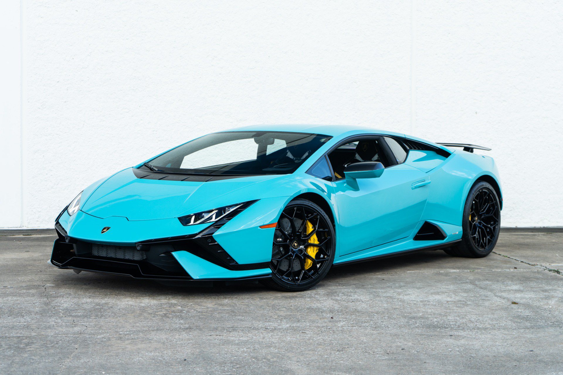 Used 2023 Lamborghini Huracan Tecnica RWD image 1