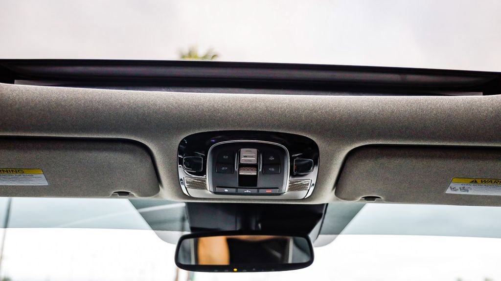 Used 2021 Hyundai Palisade Limited image 17