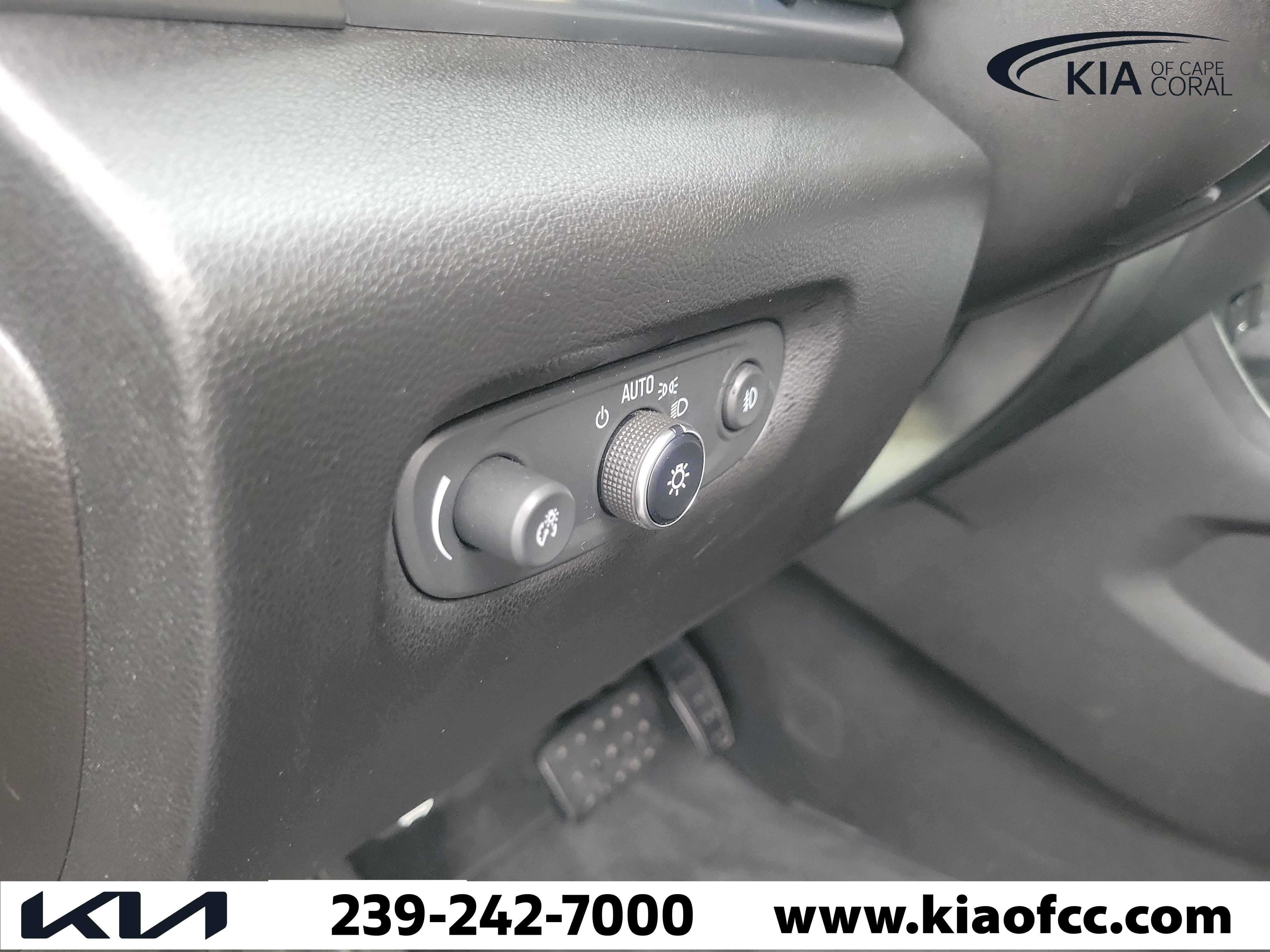 Used 2019 Chevrolet Traverse LT FWD image 27