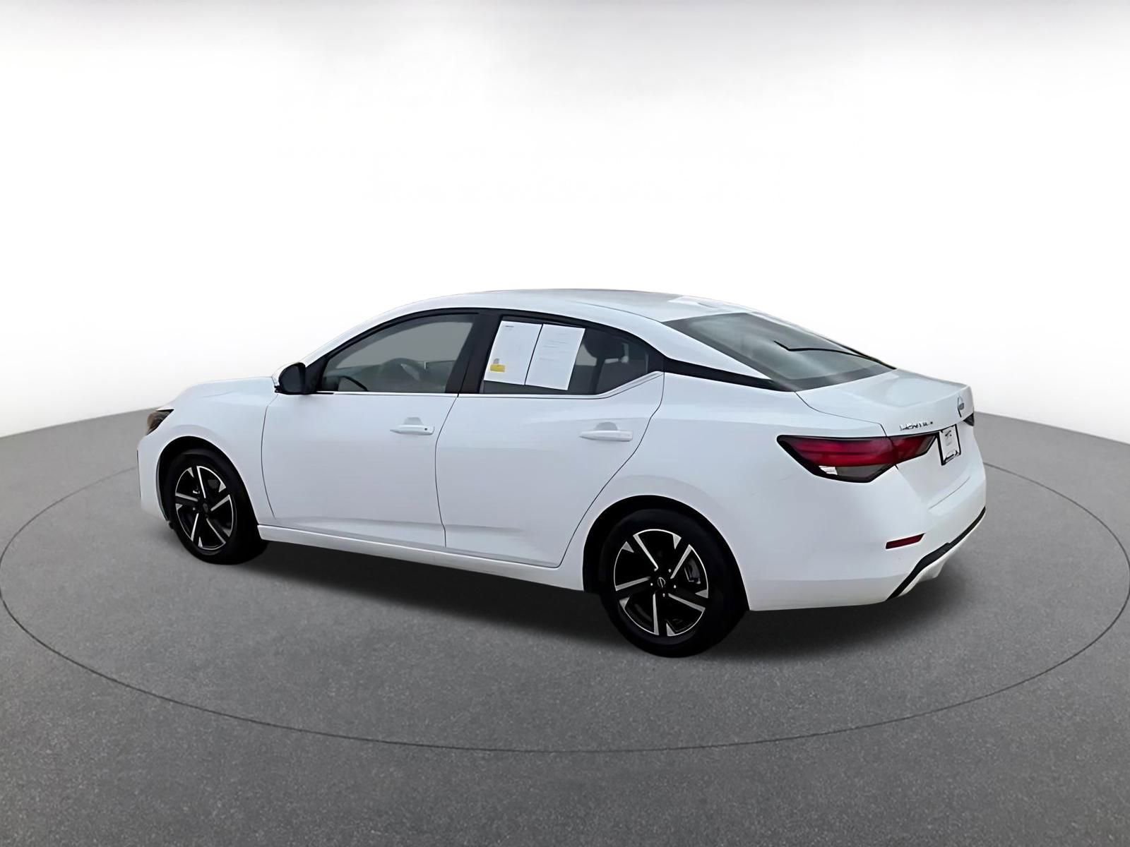 Used 2025 Nissan Sentra SV image 10