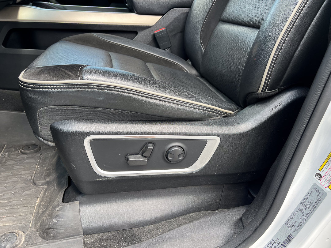 Used 2022 RAM 1500 Laramie AWD/4WD image 17