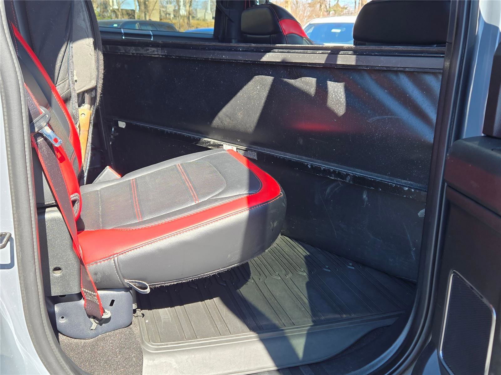 Used 2019 Ford F150 Lariat w/ Equipment Group 502A Luxury image 9