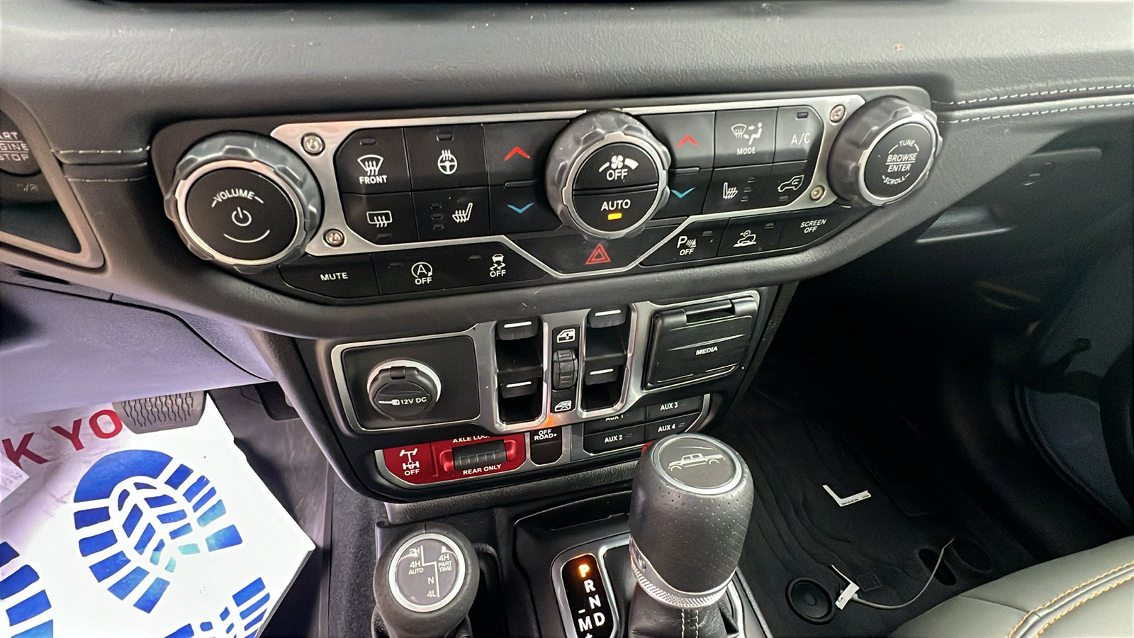 Used 2024 Jeep Gladiator Mojave image 32