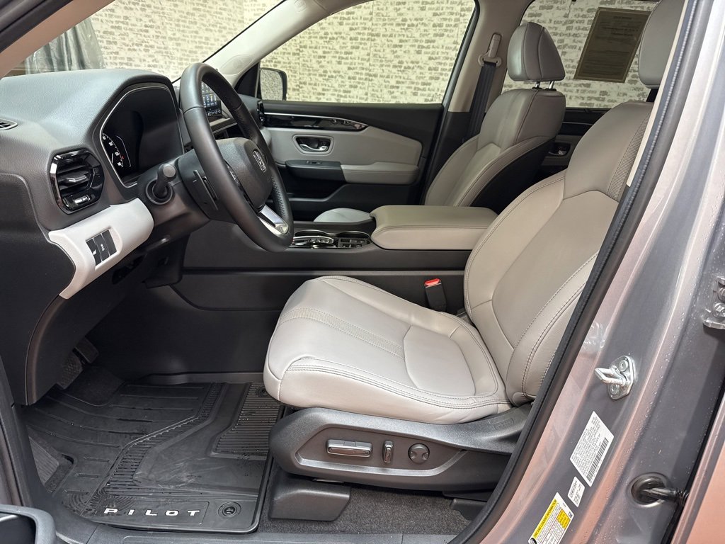 Used 2025 Honda Pilot EX-L image 25
