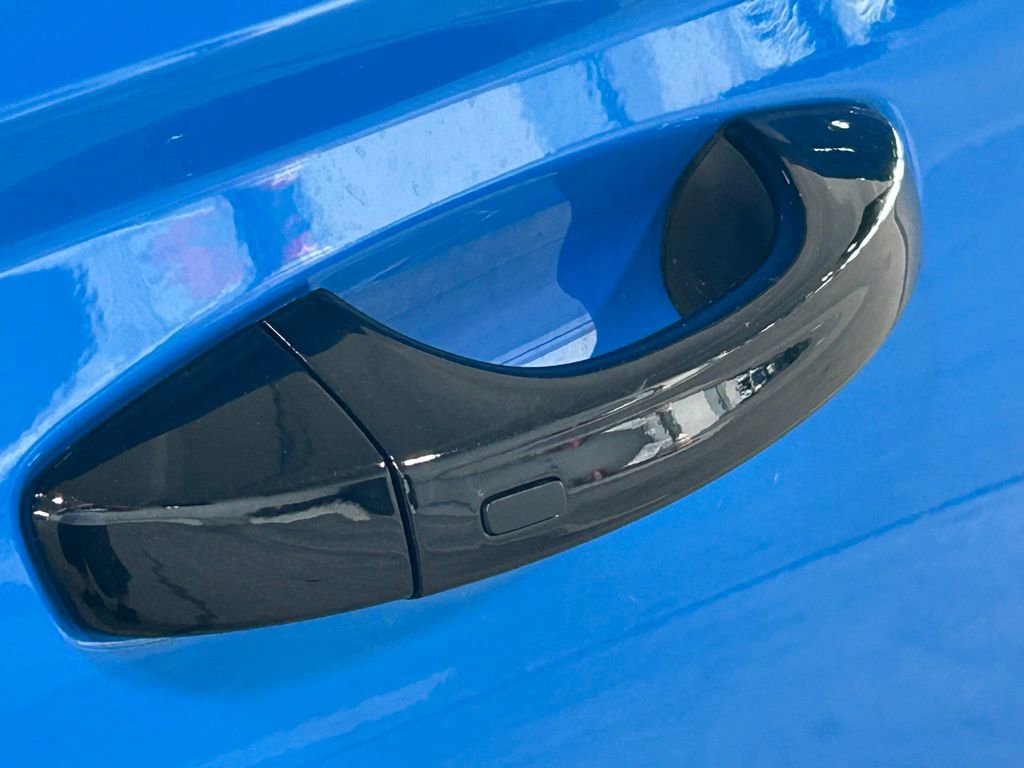 Used 2025 Volkswagen Taos SE image 29