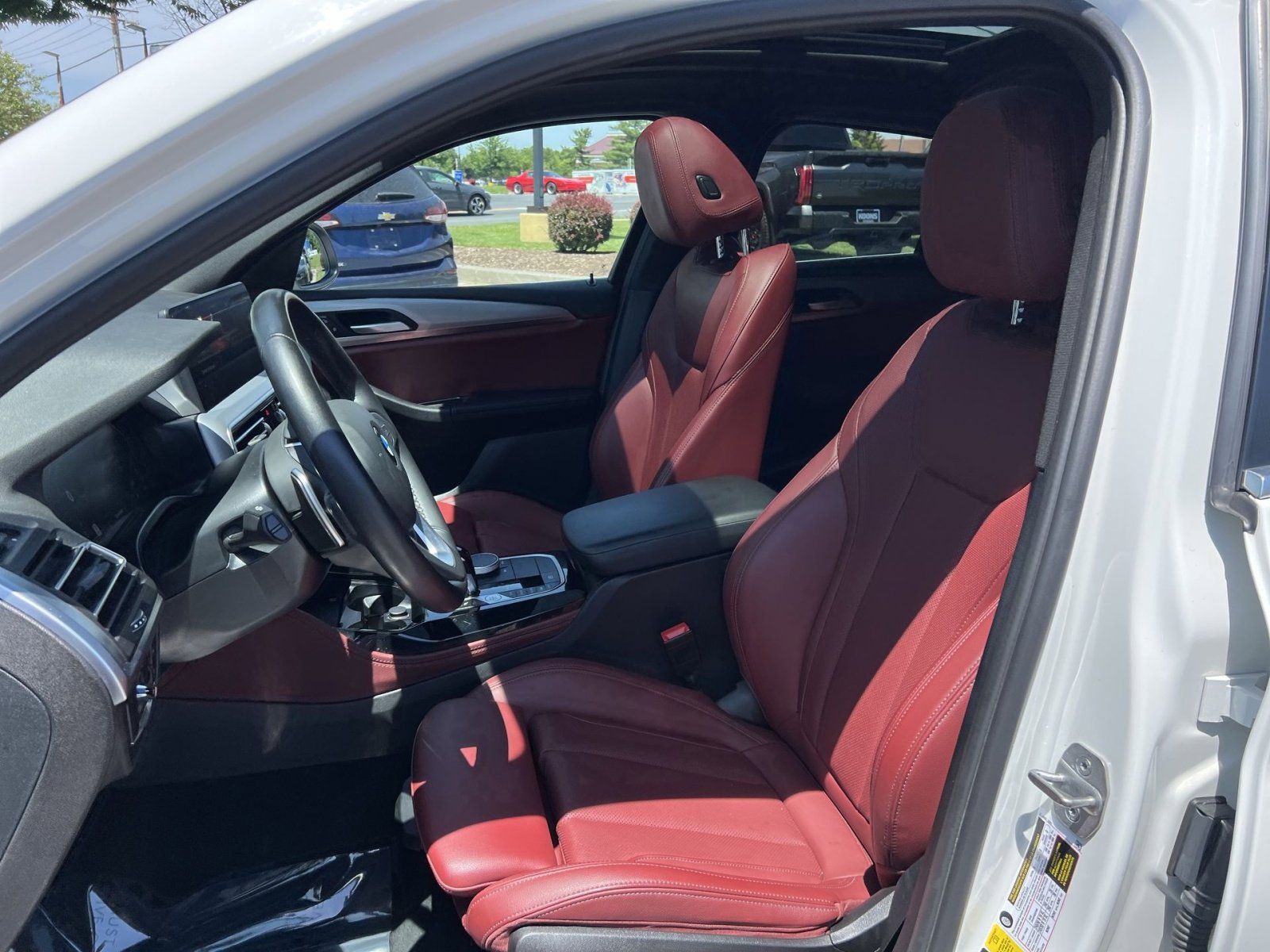Used 2023 BMW X4 xDrive30i w/ Premium Package AWD/4WD image 13