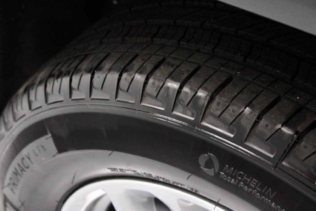 Used 2024 Jeep Grand Cherokee L Laredo AWD/4WD image 19