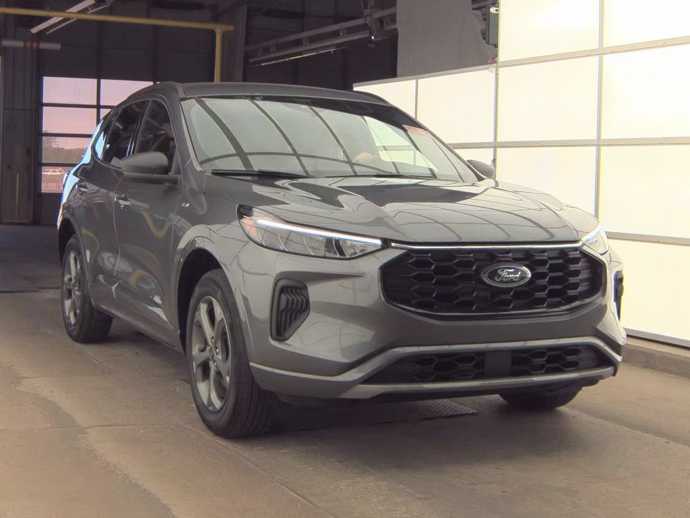 Used 2024 Ford Escape ST-Line w/ Tech Pack #1 AWD/4WD image 4