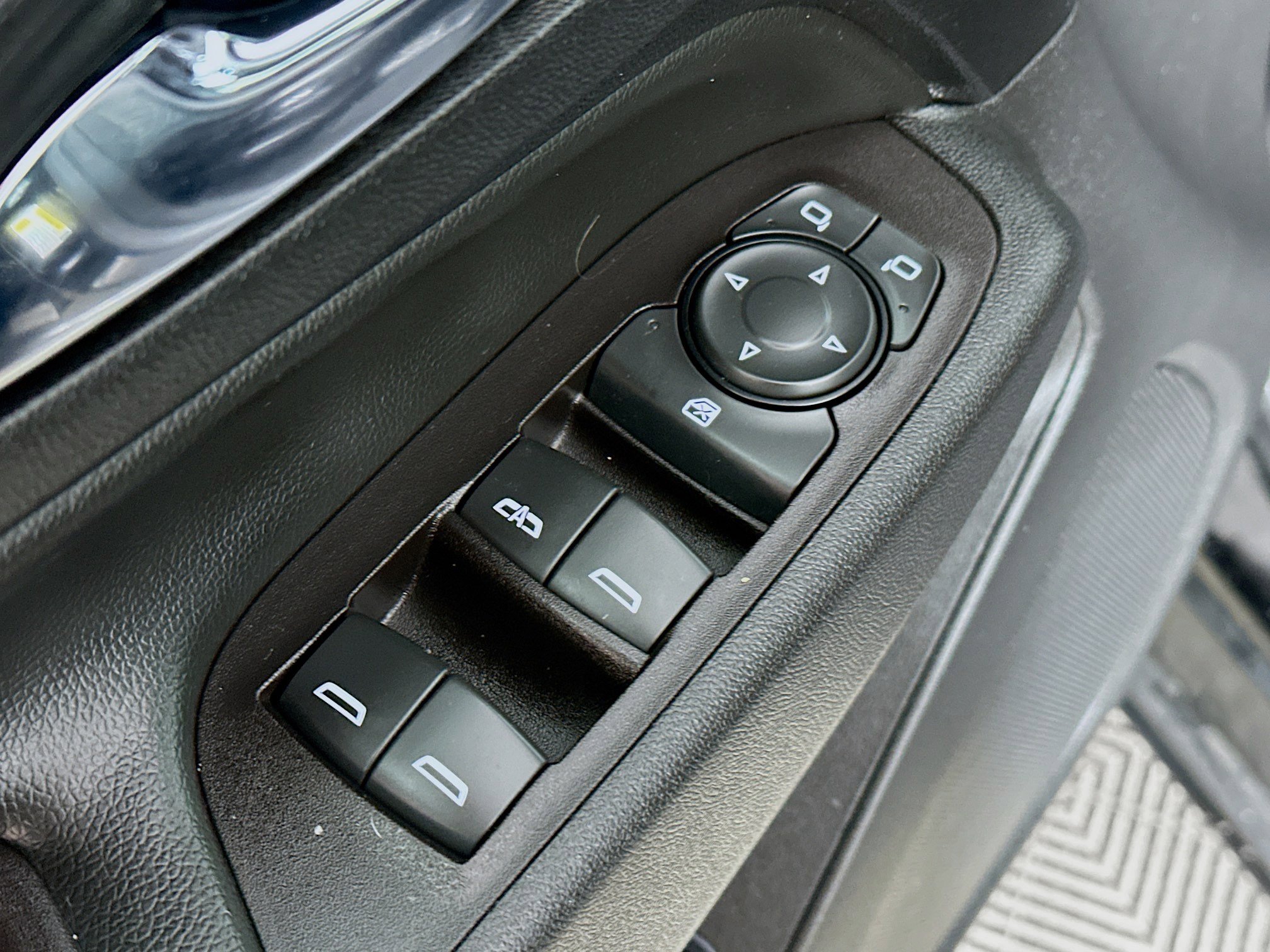 Used 2021 Chevrolet Equinox LT FWD image 17