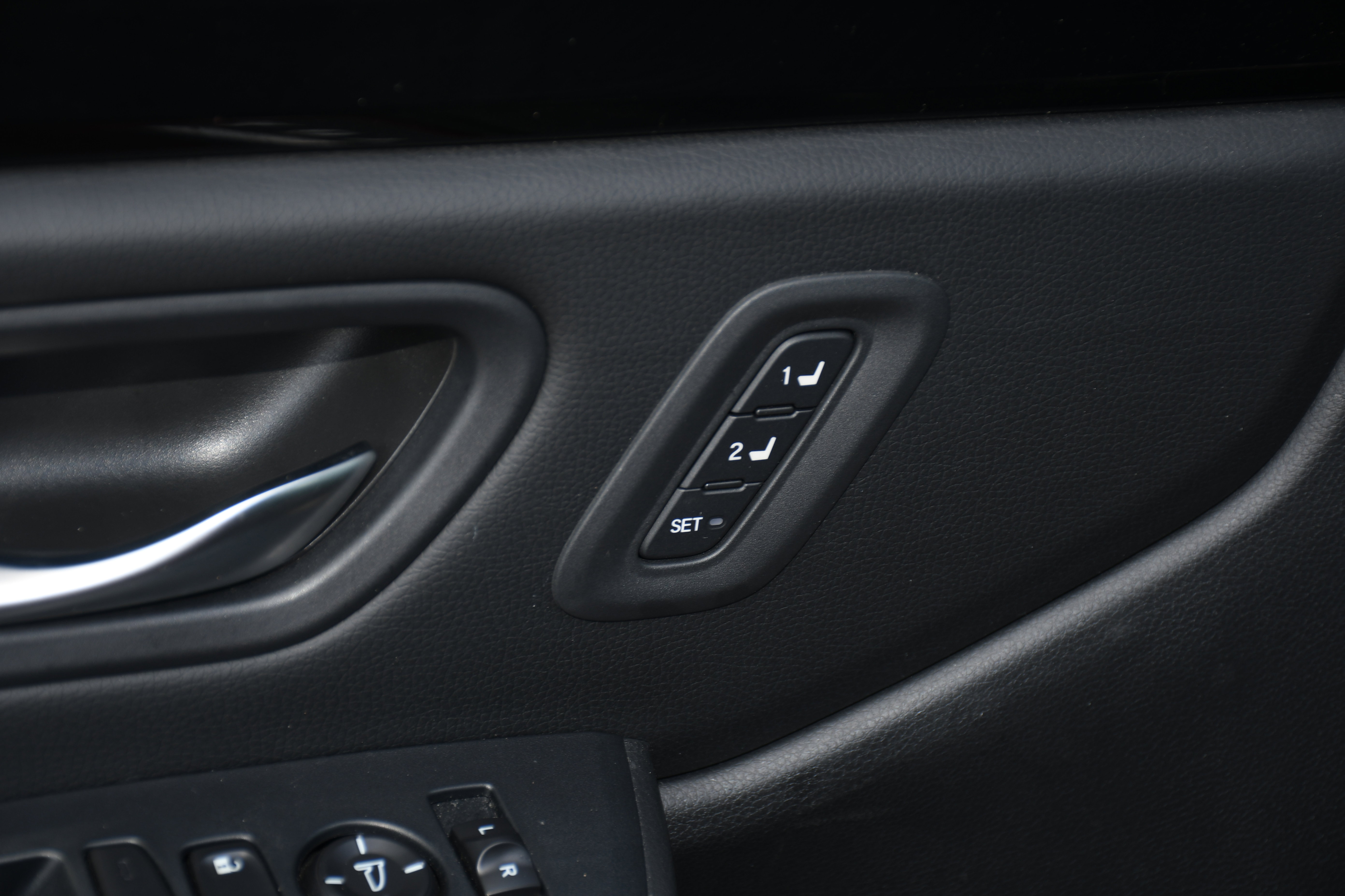 Used 2024 Honda Pilot Touring image 12