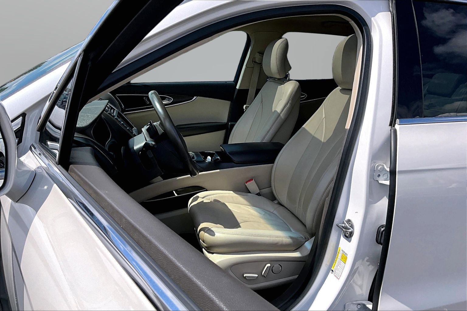 Used 2018 Lincoln MKX Reserve w/ Driver Assistance Package AWD/4WD image 16