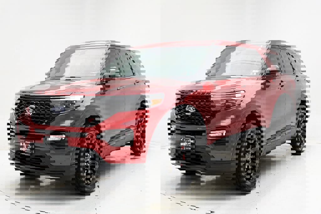 Used 2022 Ford Explorer ST w/ Equipment Group 401A image 2