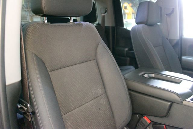 Used 2019 Chevrolet Silverado 1500 Custom w/ Custom Convenience Package AWD/4WD image 11
