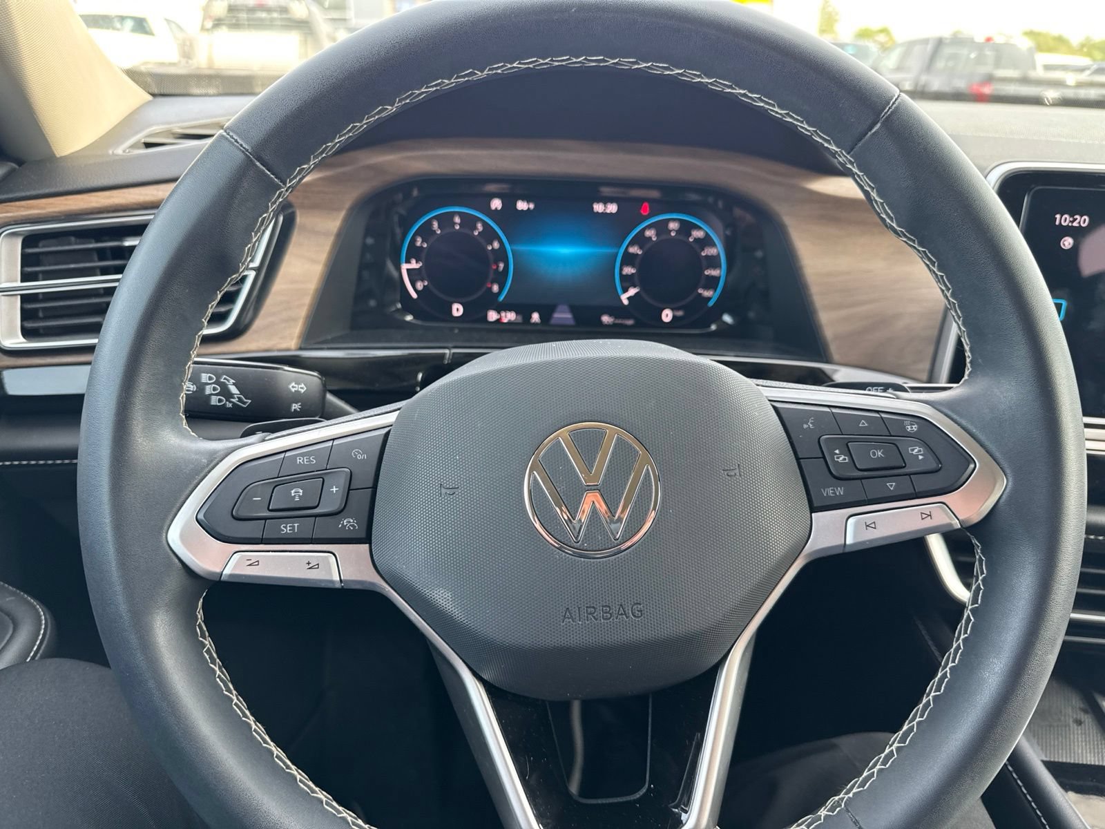 Used 2024 Volkswagen Atlas SE FWD image 12